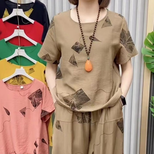 🎁Hot Sale 49% Off🌸 Women’s Printed Short-Sleeved Top & Cropped Pants Set ✨👚👖