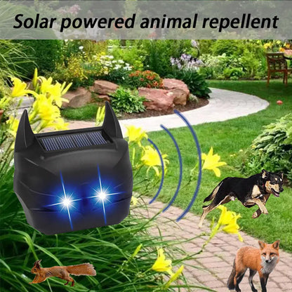 ❄️Summerfresh 50% OFF!🦊Solar-Powered Animal Deterrent Light – Automatic Night-Activated Flashing LED Garden Repeller